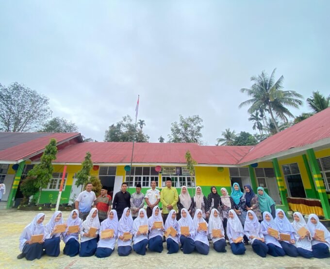 MTsN 5 Solok Selatan berikan reward kepada siswa yang membuat video kultum Ramadhan 1447H